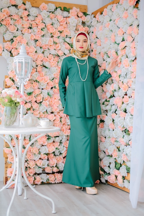 Miss Tipah Kurung - Emerald Green